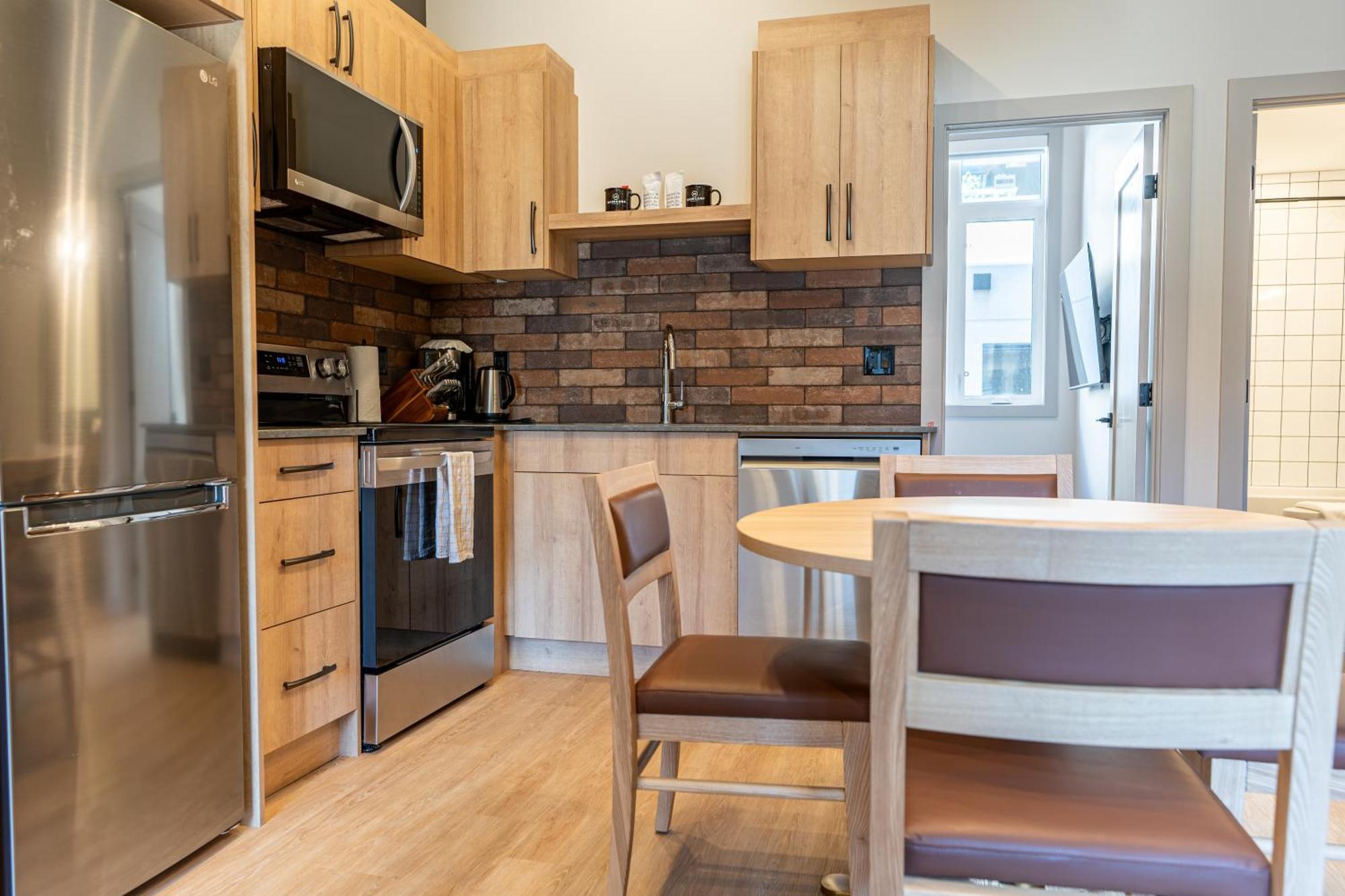 Basecamp Suites Revelstoke Quarto foto