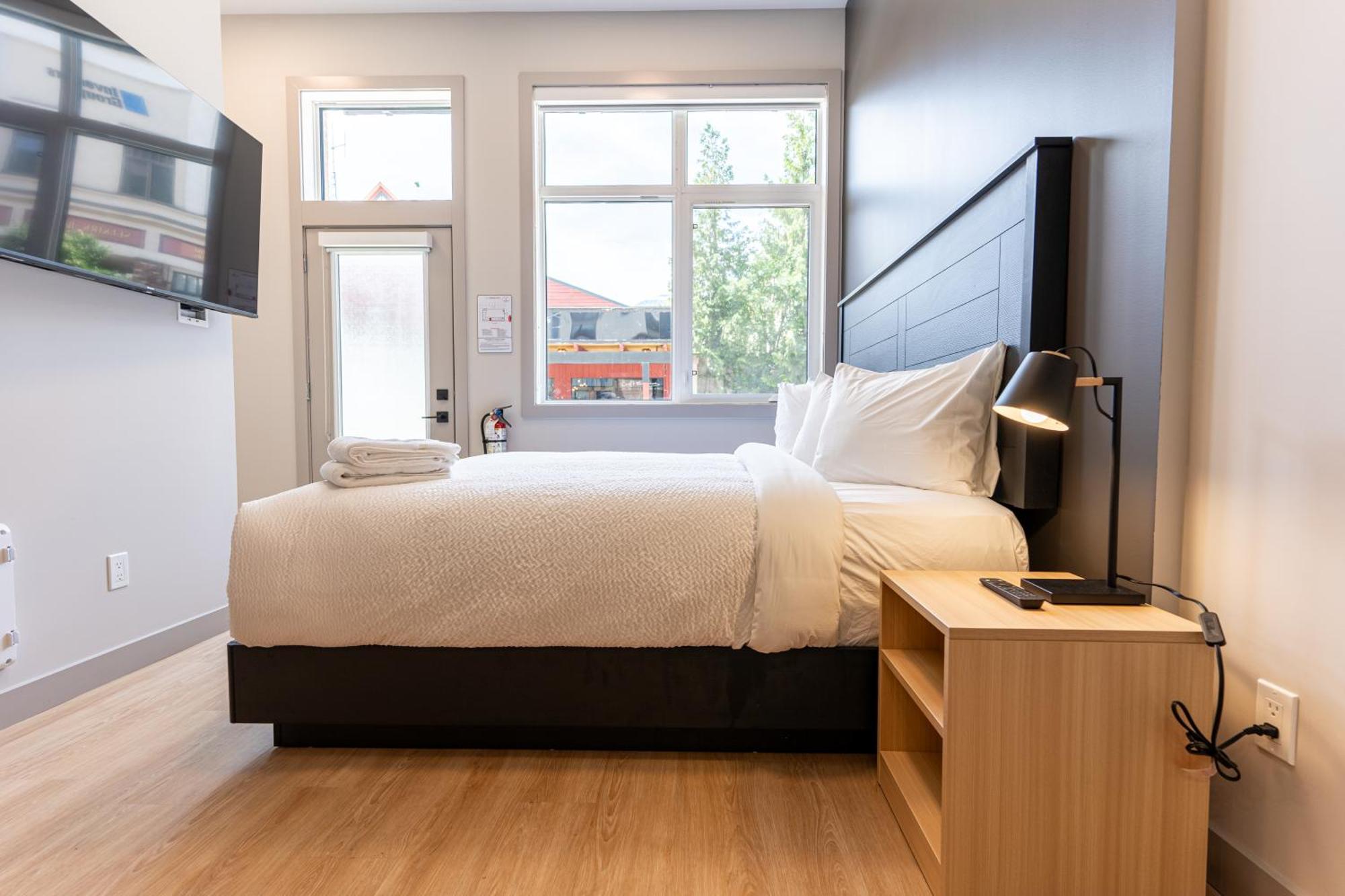 Basecamp Suites Revelstoke Exterior foto