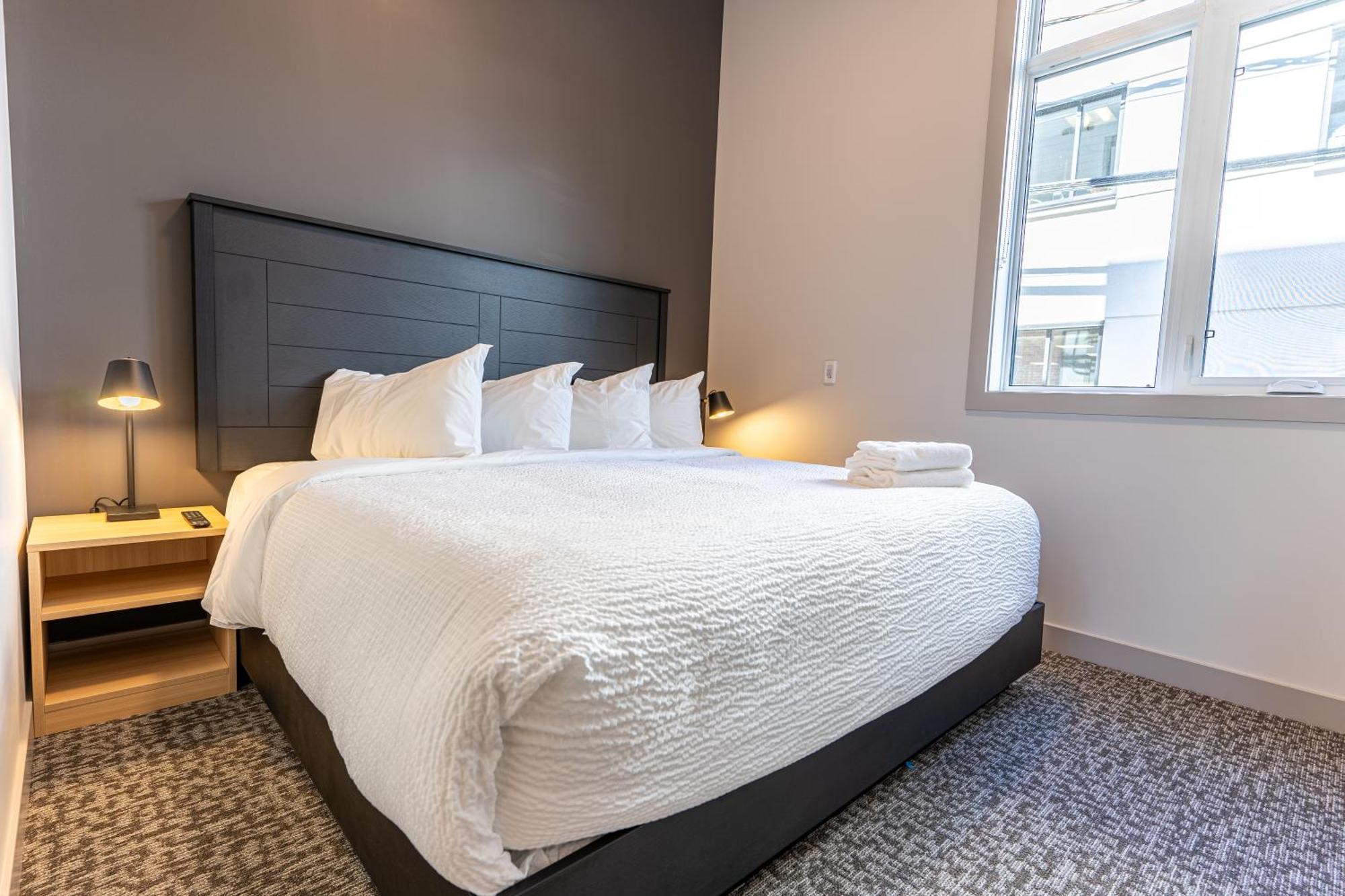 Basecamp Suites Revelstoke Quarto foto