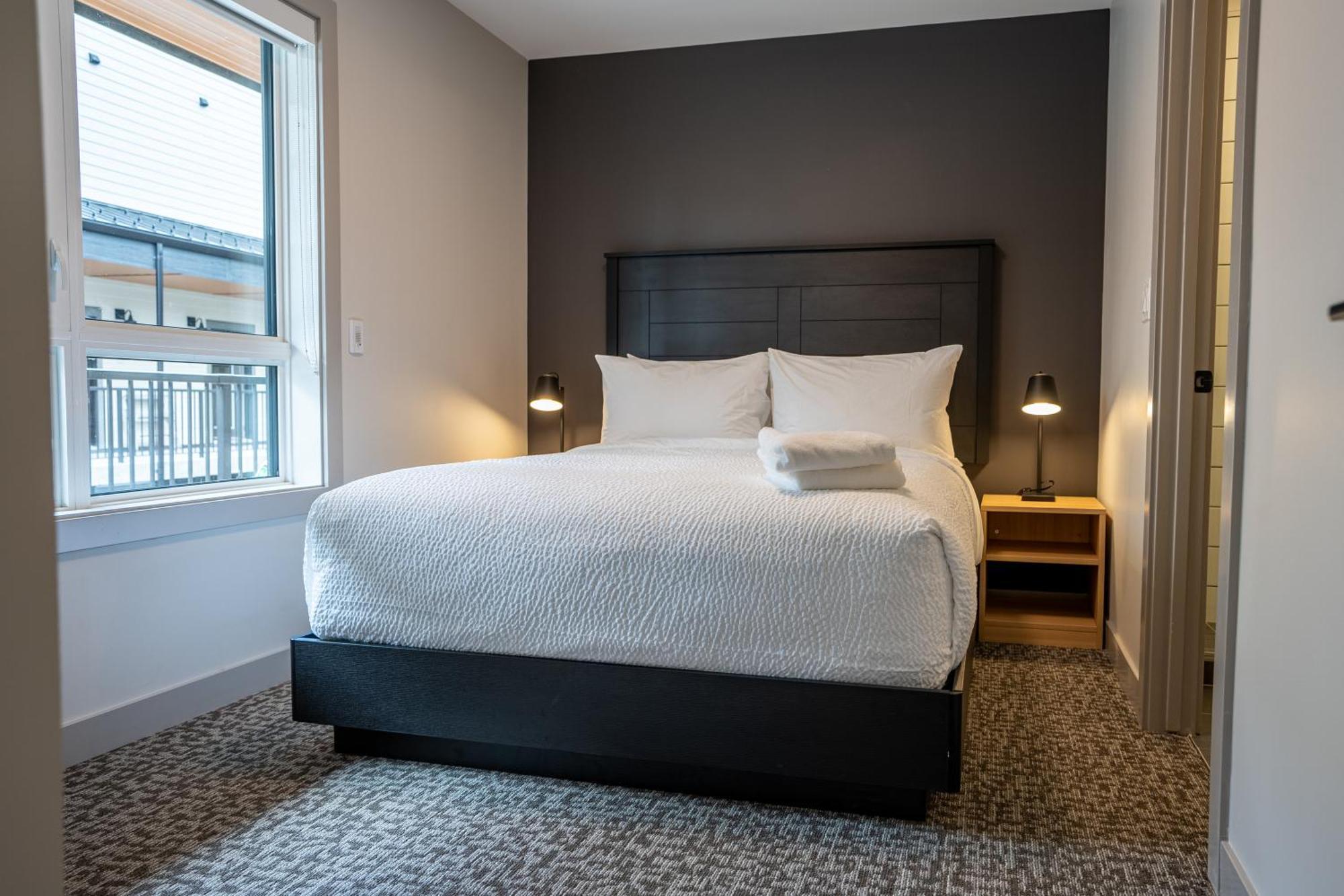 Basecamp Suites Revelstoke Quarto foto