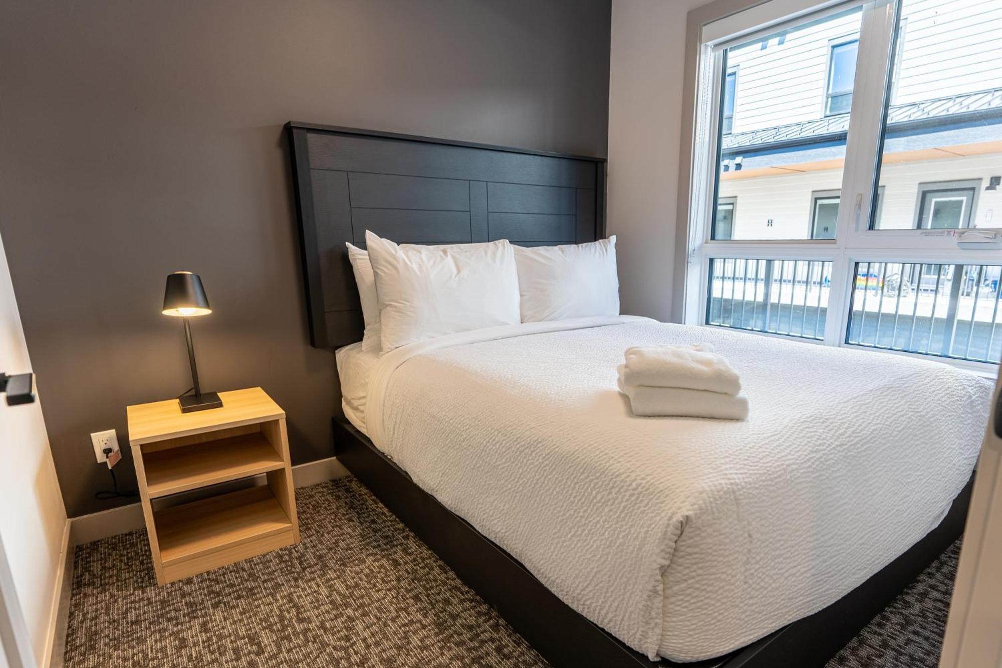 Basecamp Suites Revelstoke Quarto foto