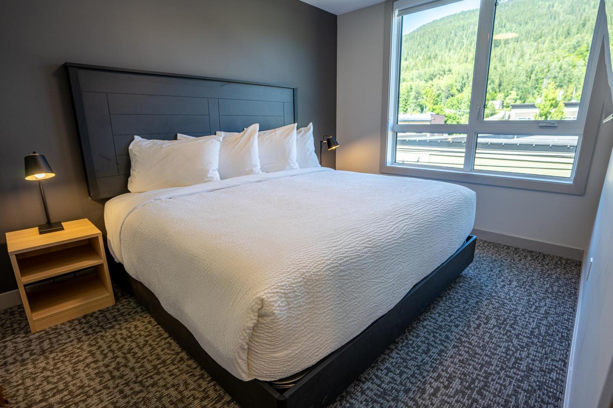 Basecamp Suites Revelstoke Quarto foto