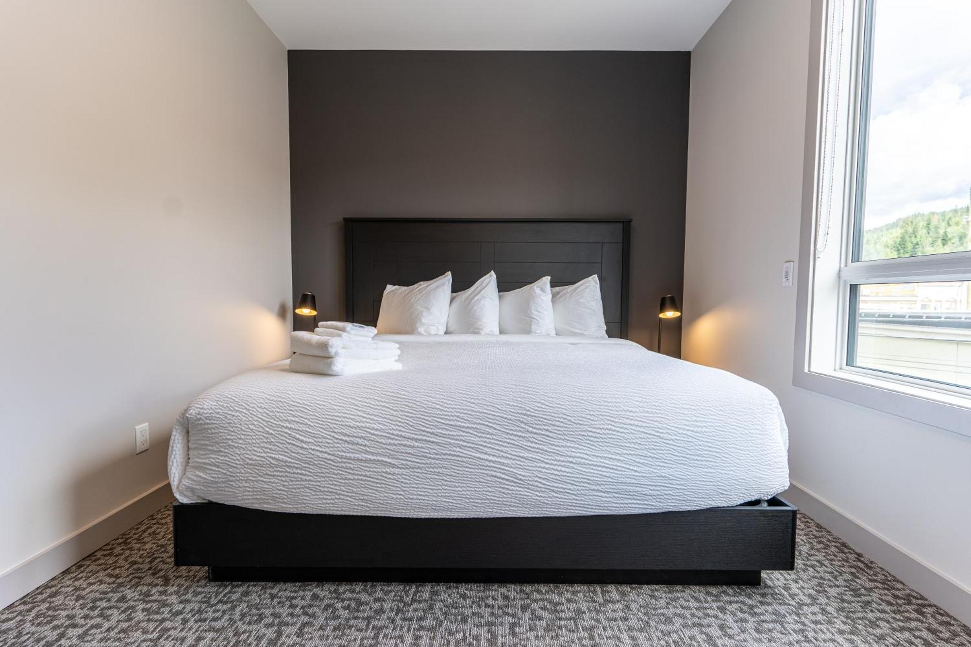 Basecamp Suites Revelstoke Quarto foto